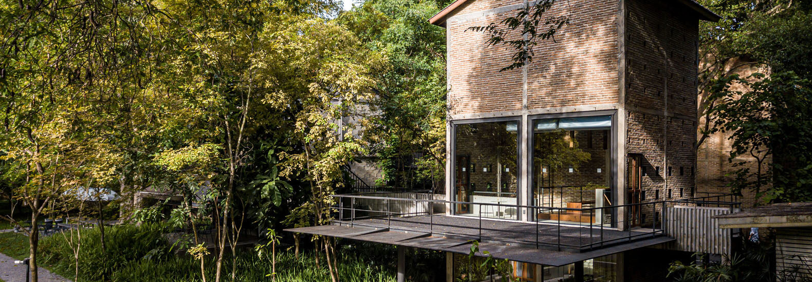 tea-barn-blends-history-and-culture-at-an-old-tobacco-estate