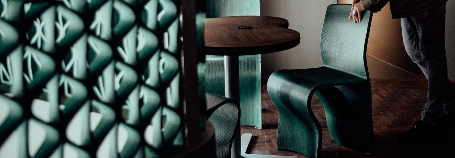 the-first-recyclable-restaurant-in-sweden-has-kelp-chairs