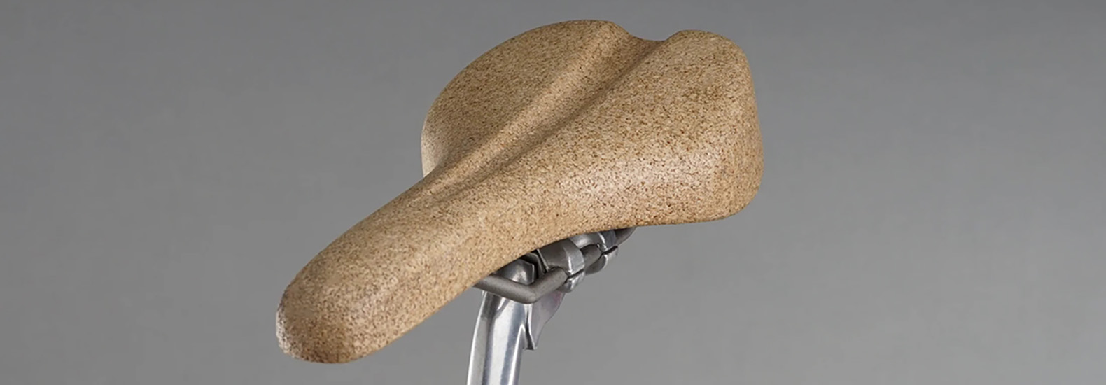 frame-cycle-sculpts-bike-seats-with-sustainable-cork