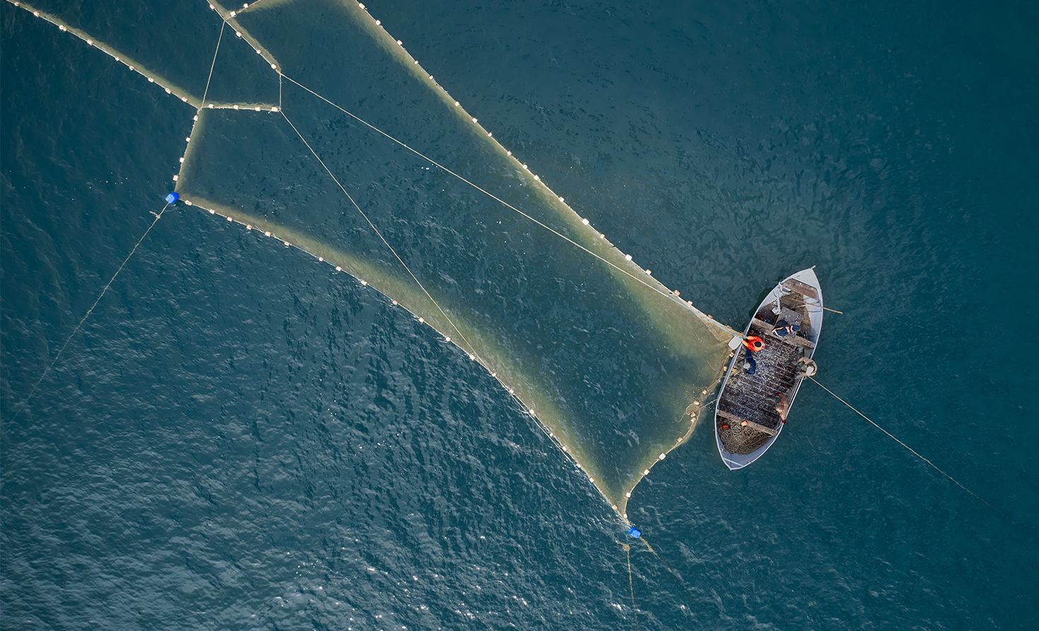 when-fishing-boats-go-dark-at-sea,-they’re-often-committing-crimes-—-we-mapped-them