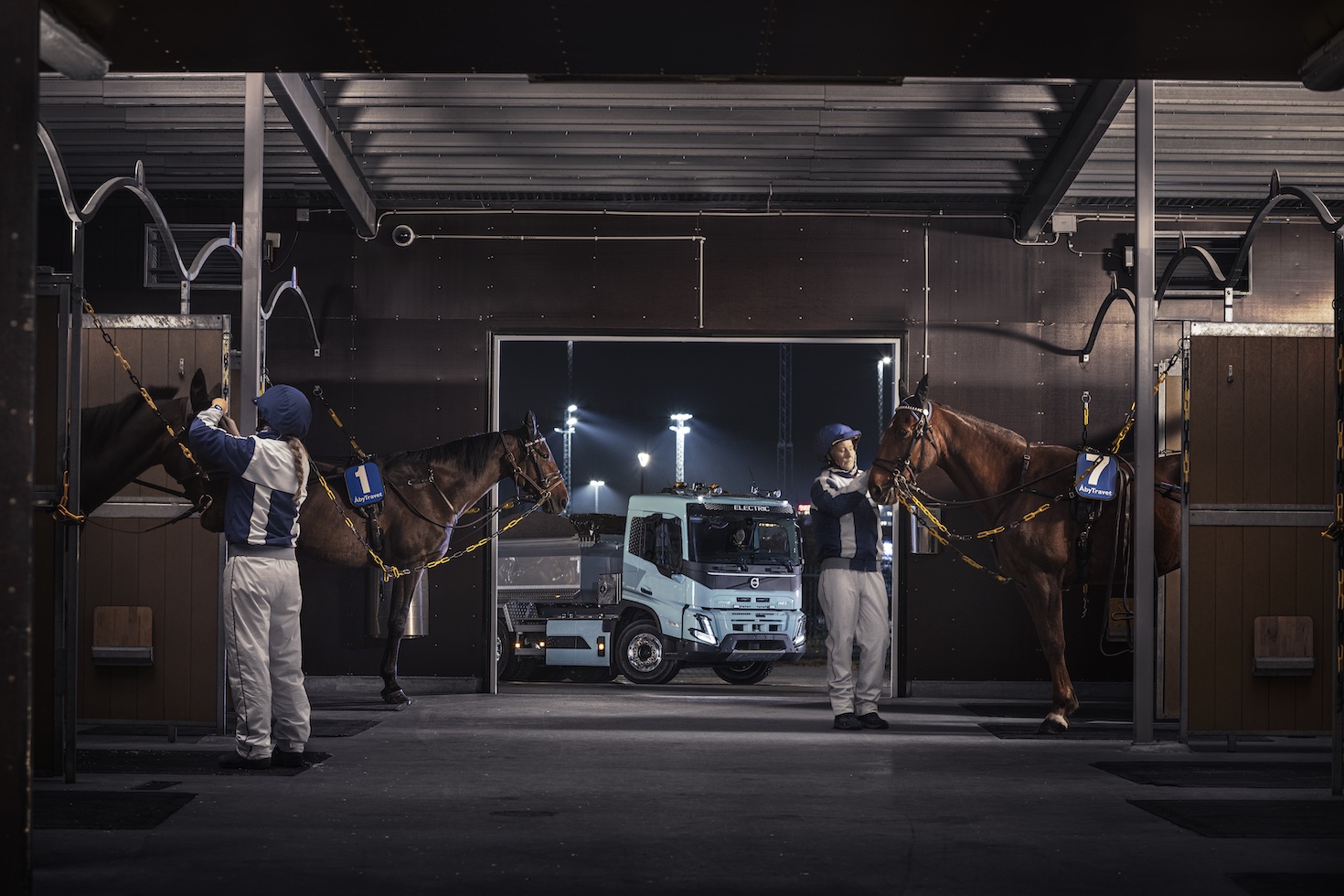 battery-electric-or-hydrogen?-we’ll-need-both,-and-more,-to-decarbonize-heavy-transport