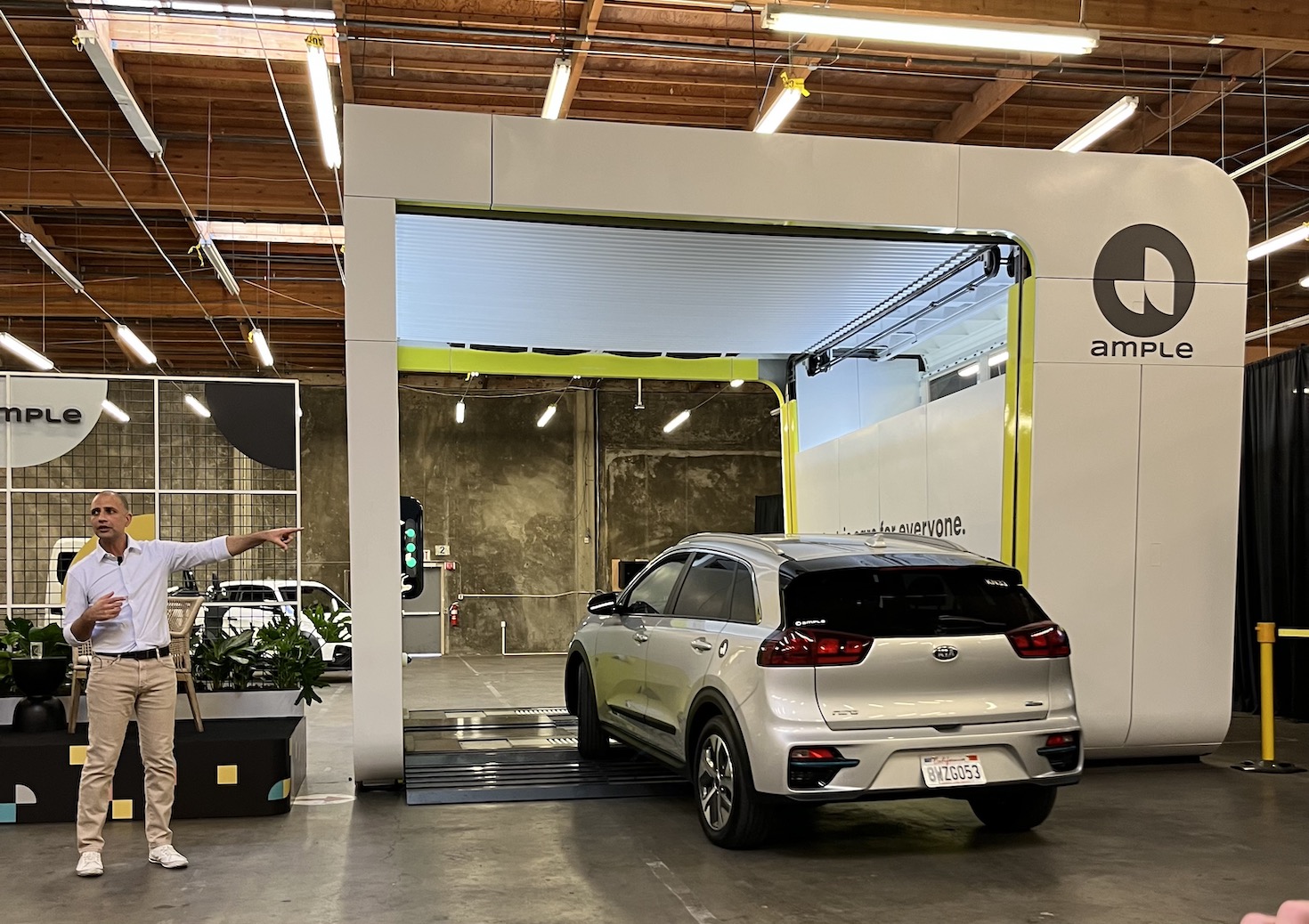 battery-swapping-is-back-in-business
