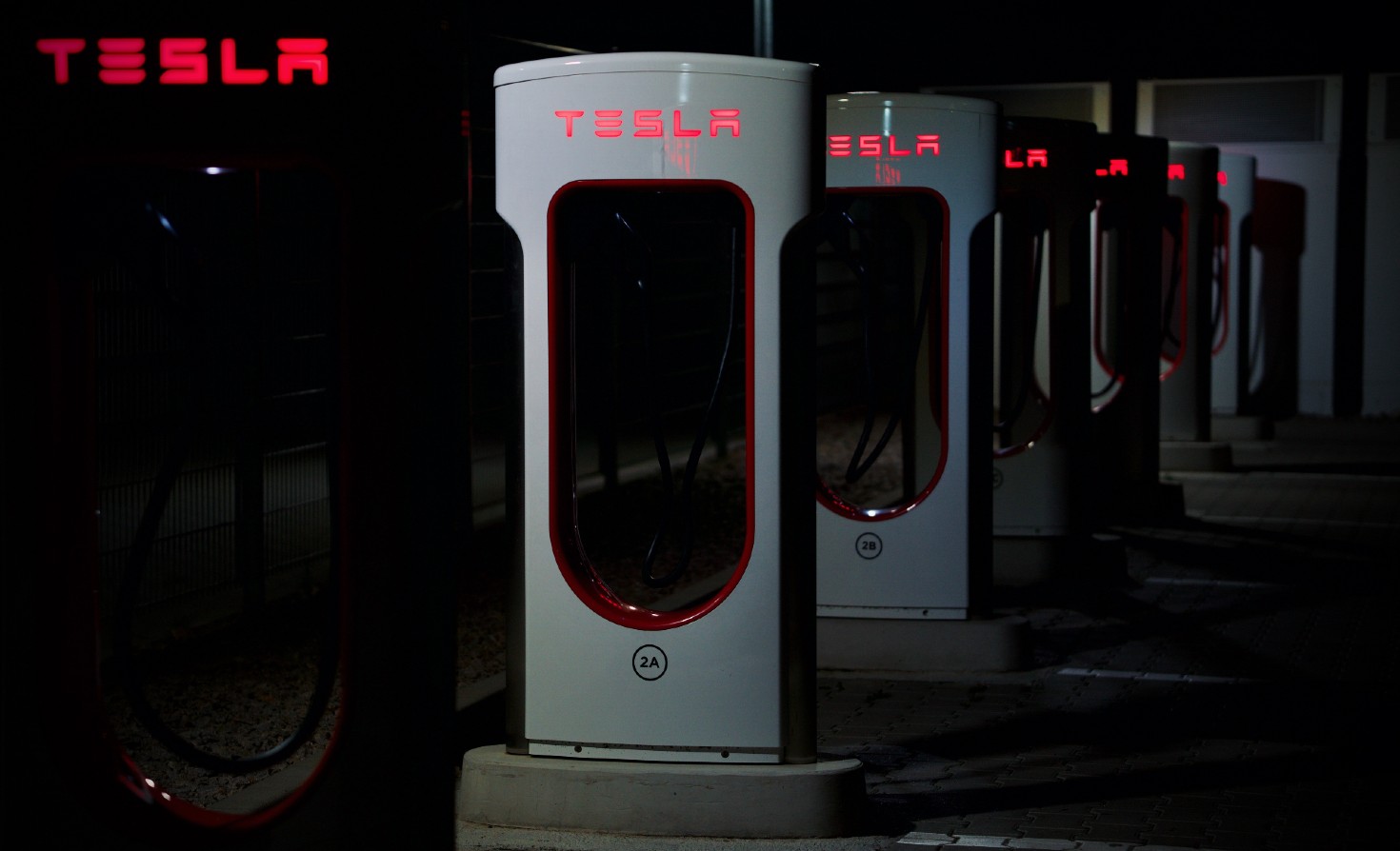 a-standards-war?-a-win-for-consumers?-what-the-ford-and-gm-tesla-deals-mean