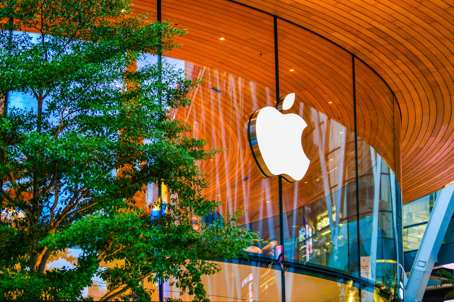 ‘an-important-milestone’:-apple-unveils-first-‘carbon-neutral’-products