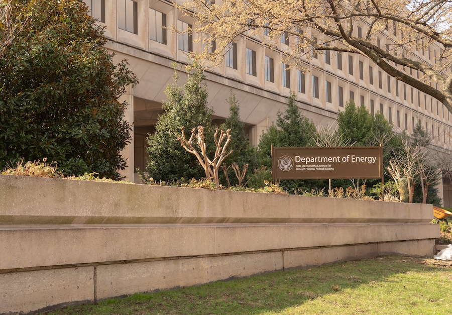 the-doe-has-$3.8-billion-in-renewable-energy-funding:-3-grant-options