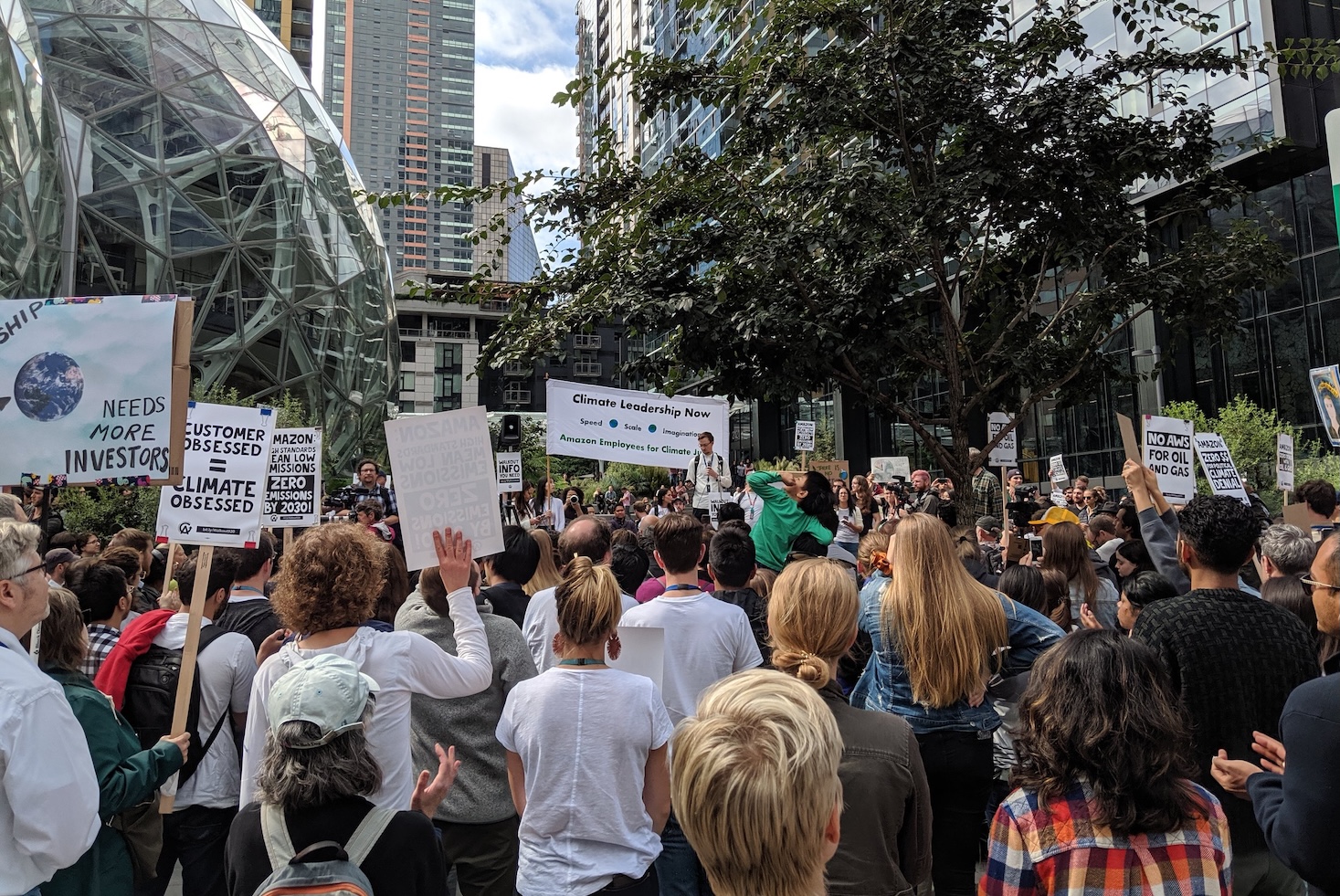 climate-activists-are-quietly-agitating-at-amazon,-bath-&-body-works,-and-pinterest