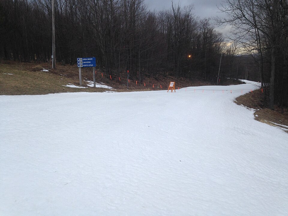 how-the-beleaguered-ski-industry-is-moving-grid-policy-forward